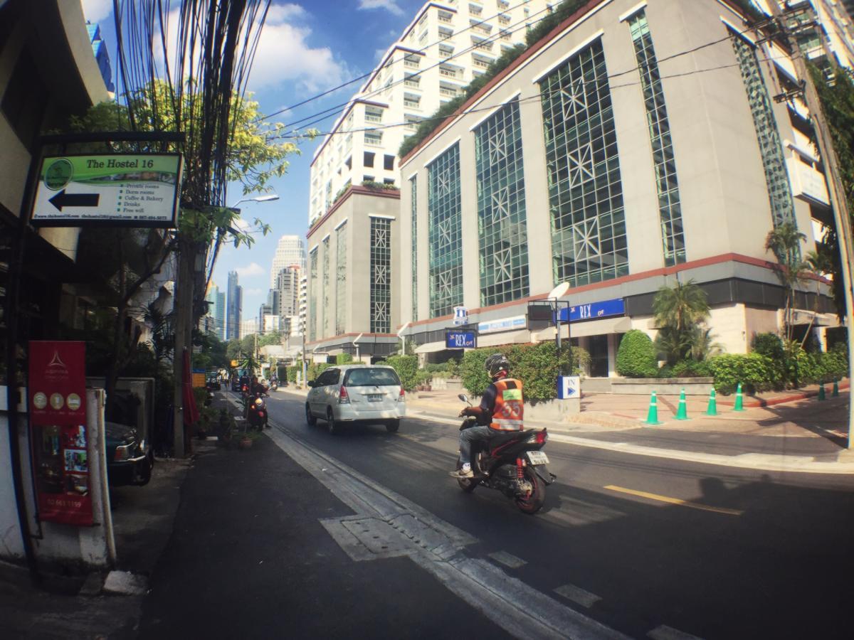 Capsule hotel Lazy Blue House 2*