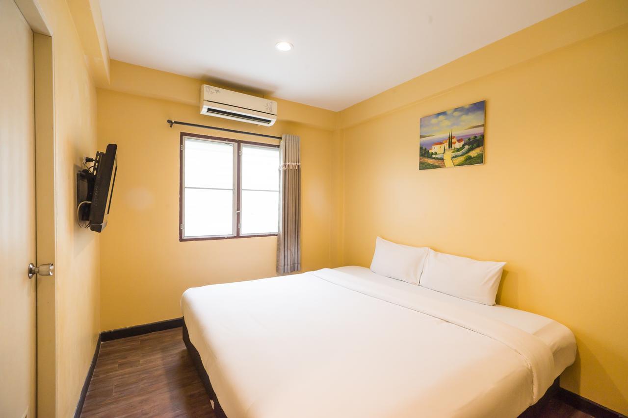 The Corner Ratchada 3*