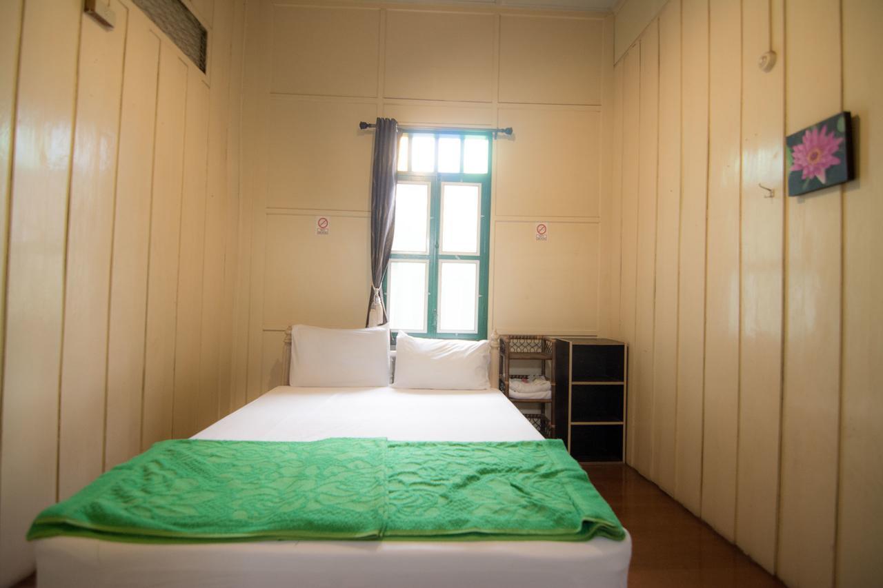 Samsen Sam Place Bangkok