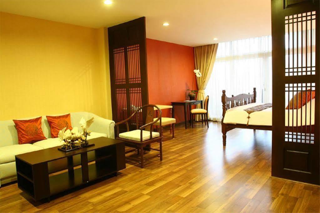 August Hotel