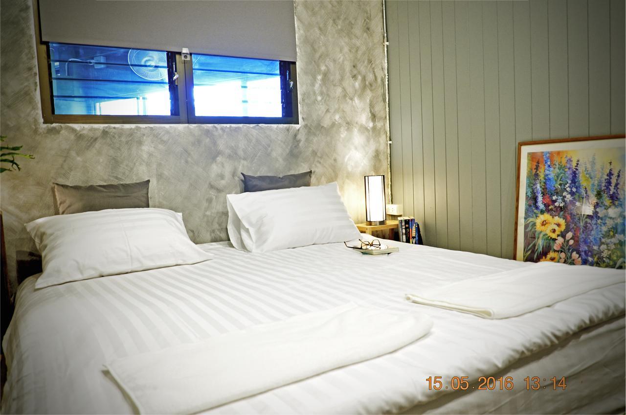 Goodfellas Thong Lo #check In Time Needed# Hostel Bangkok