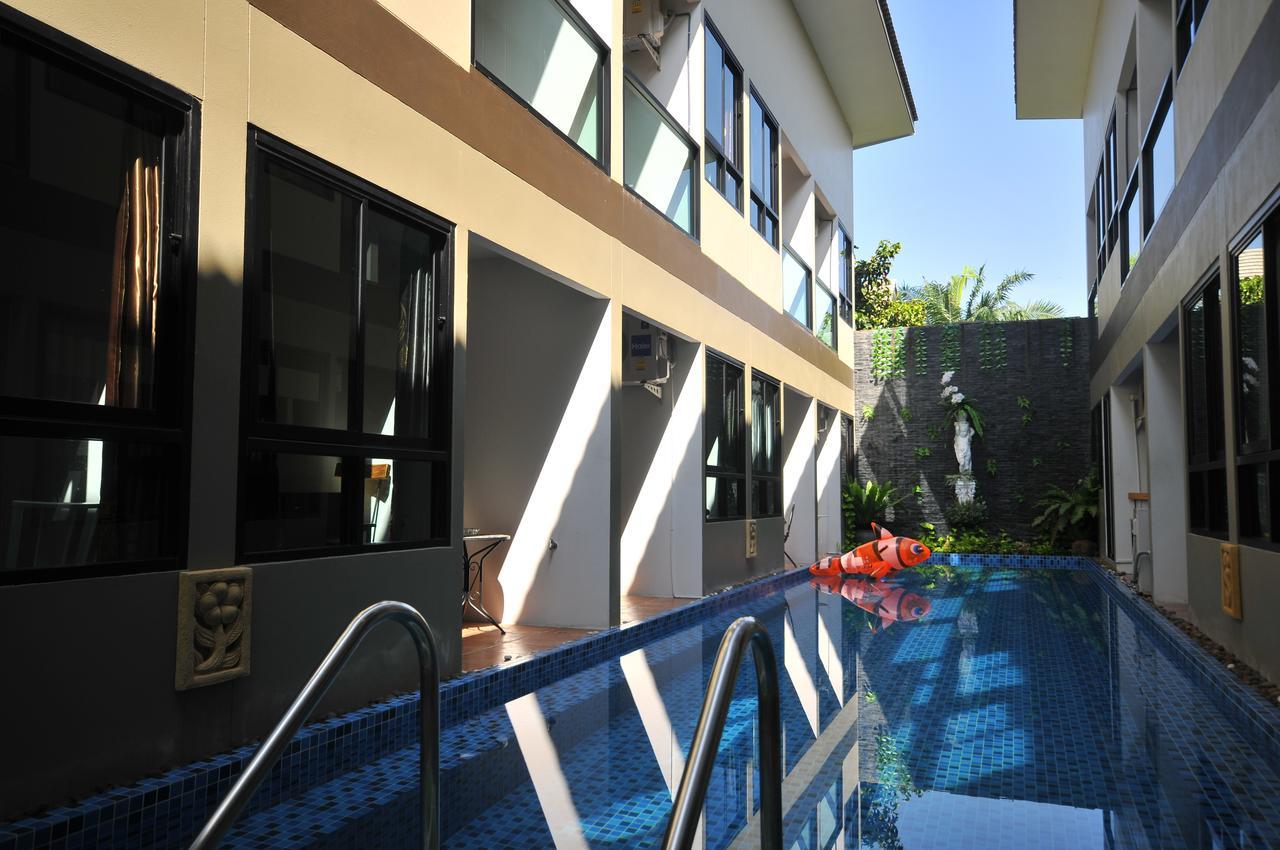 The Pool Hotel
