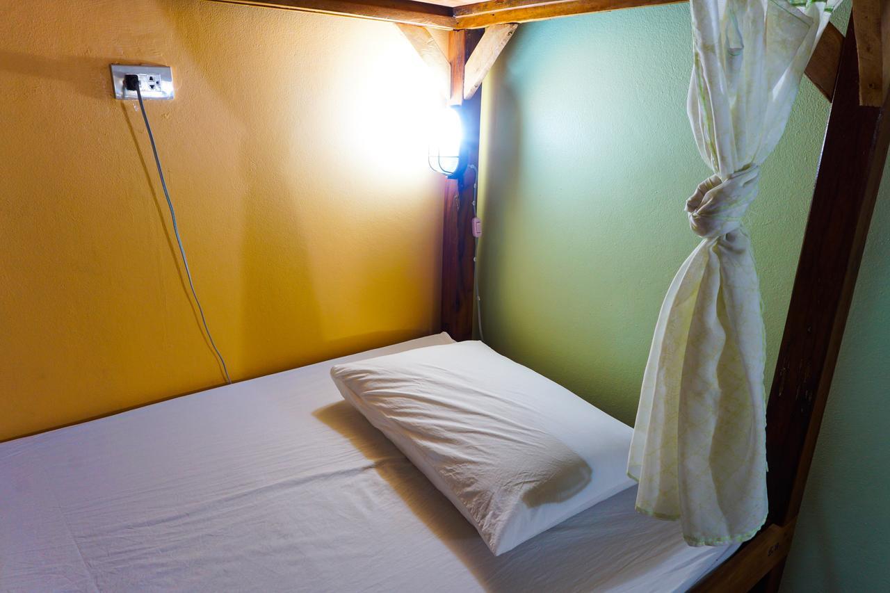 Hostel Zleep63 *