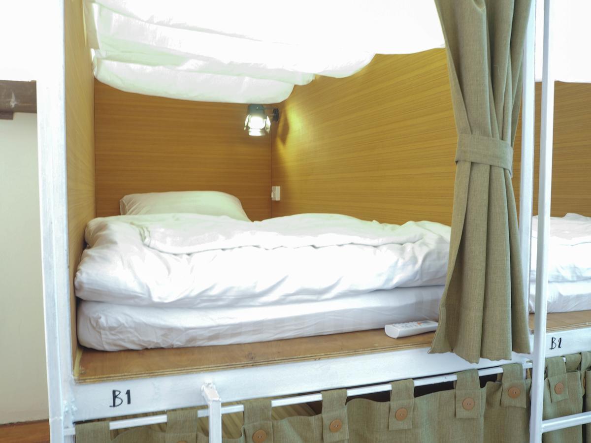Mistletoe Bakery & Hostel