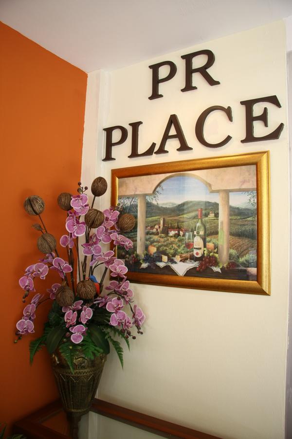 Pr Place *
