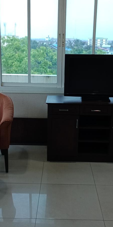 Hotel Arsarom & *