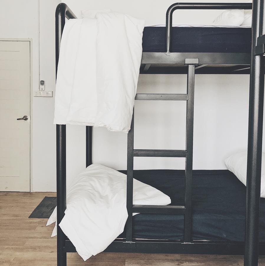 Asrama Beige Poshtels + Netflix *