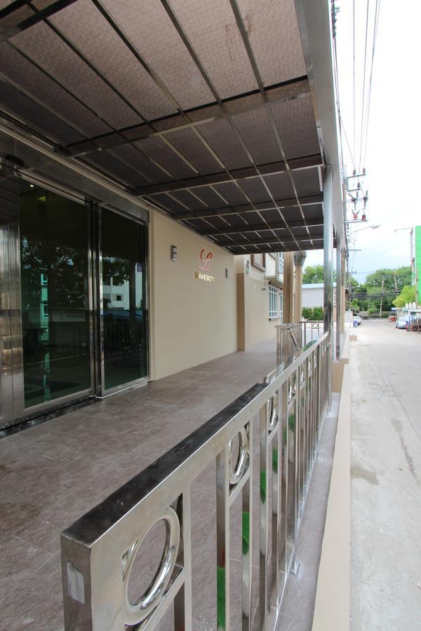 Le Hotel