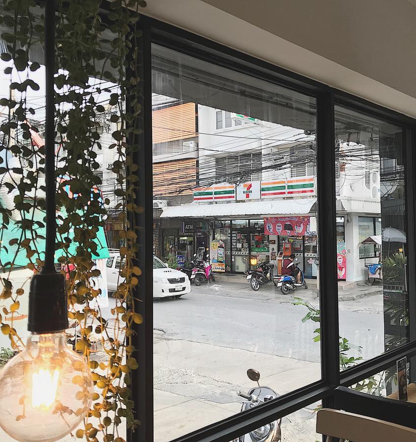 Asrama Beige Poshtels + Netflix Bangkok
