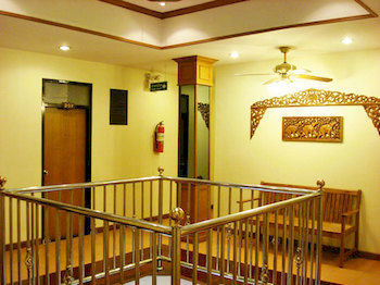 Center Point Plaza Hostel