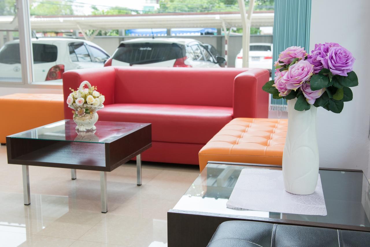 Jr Mansion On Nut Soi 25