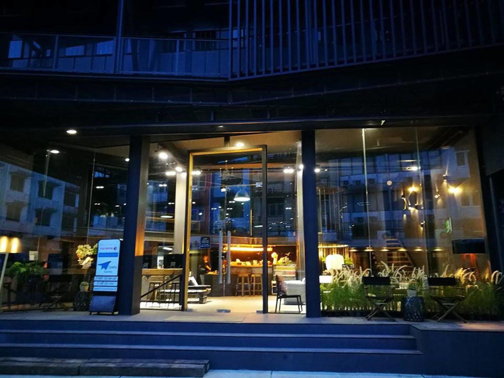 Sook Station Hostel *