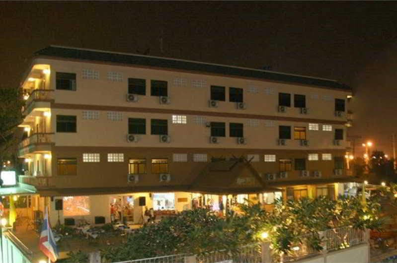 Hotel Queens Garden At River View 2*