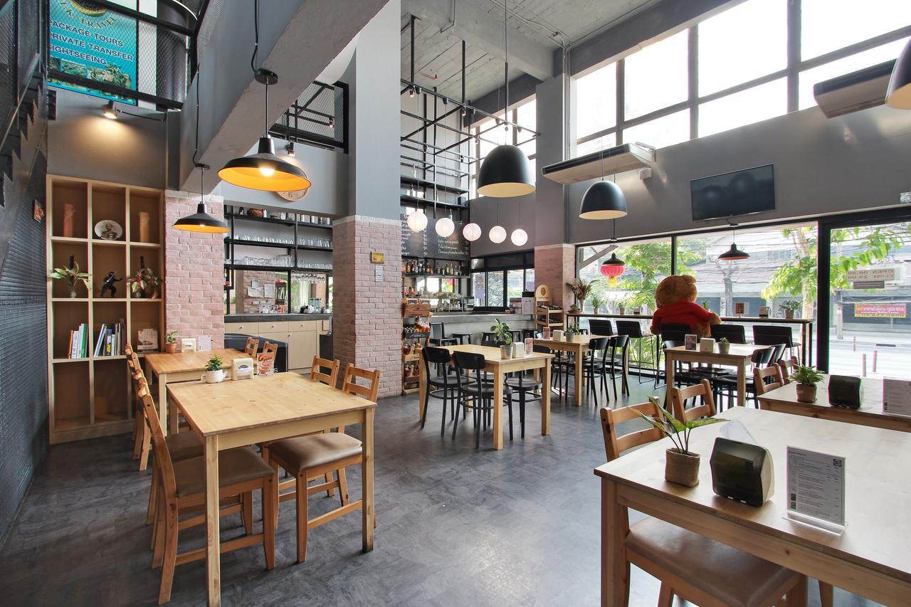 D Varee Xpress Makkasan Bangkok