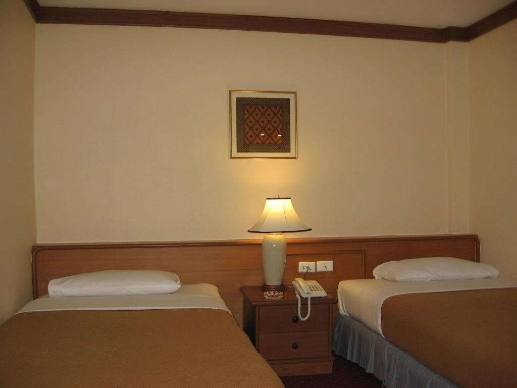 Wall Street Inn, Bangkok