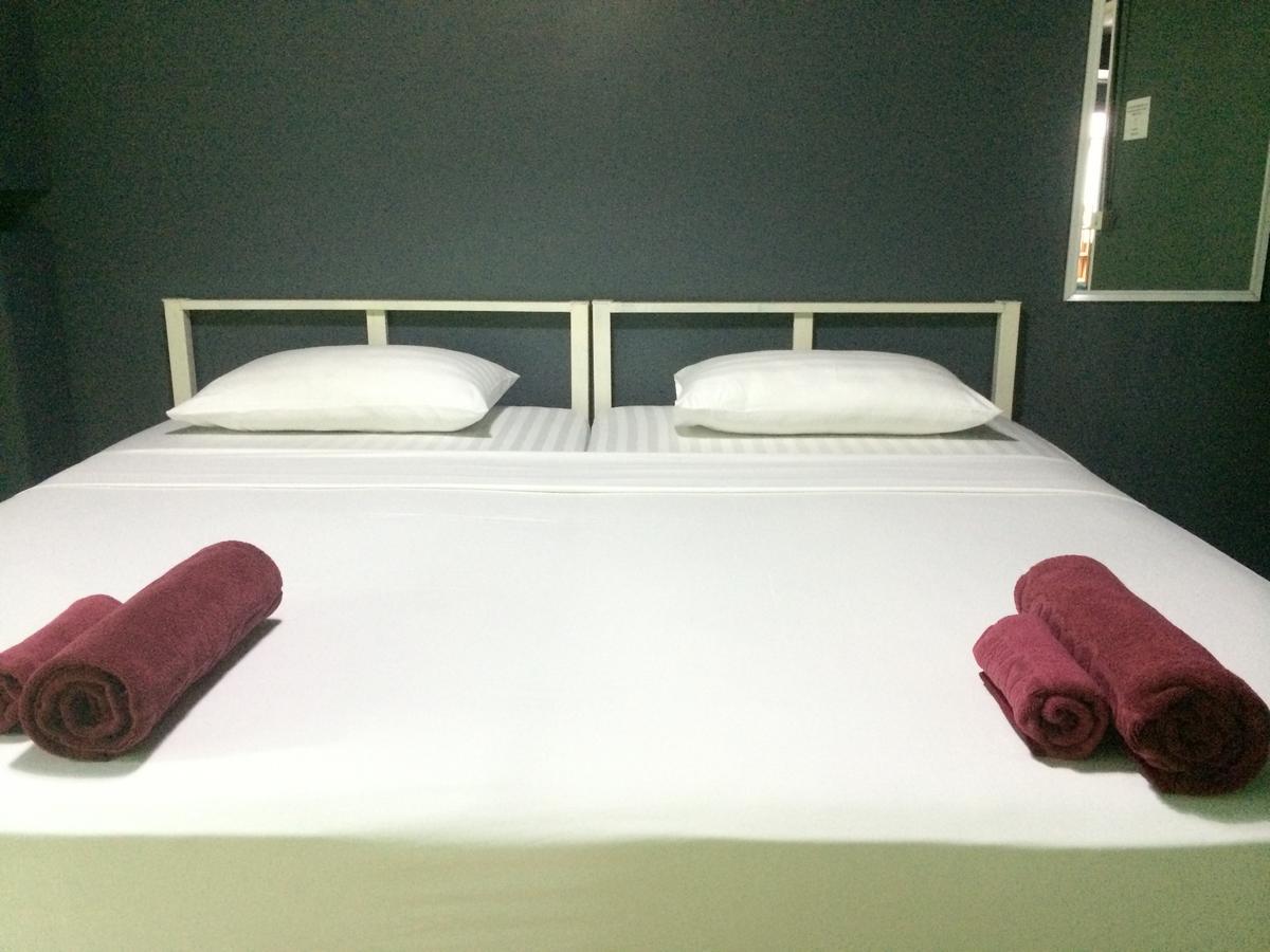 Loft Suanplu Hostel *