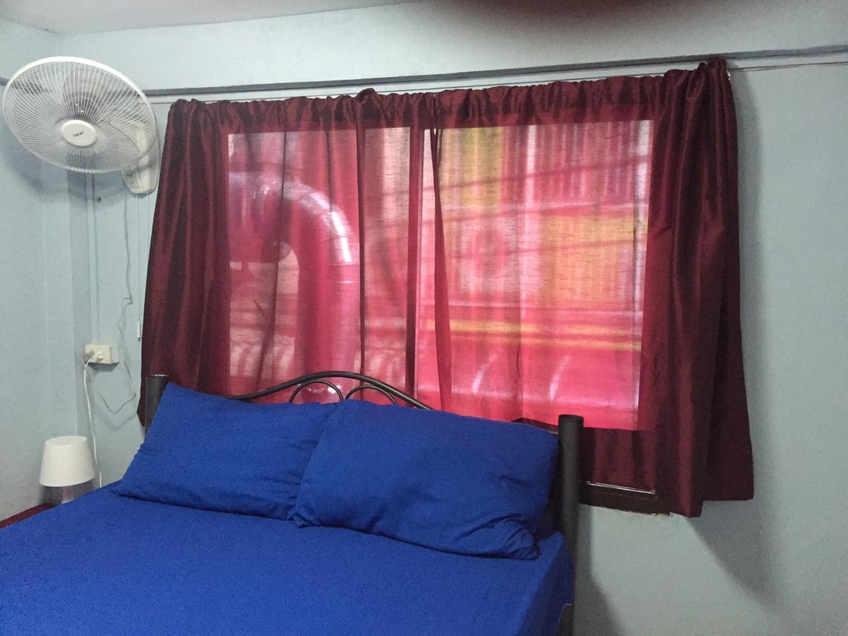 Q6 At 6 Hostel