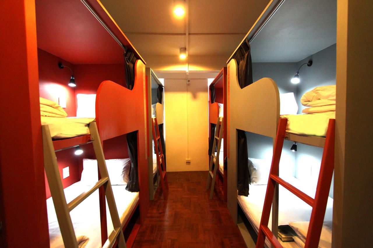 Tkt's Row House Hostel