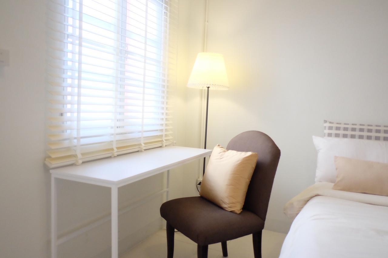 Apartment 12/14 *