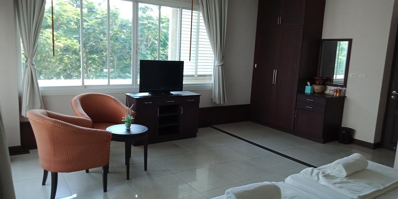 Hotel Arsarom & *