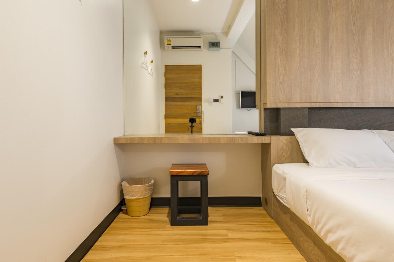 Albergue T @ Victory Monument *