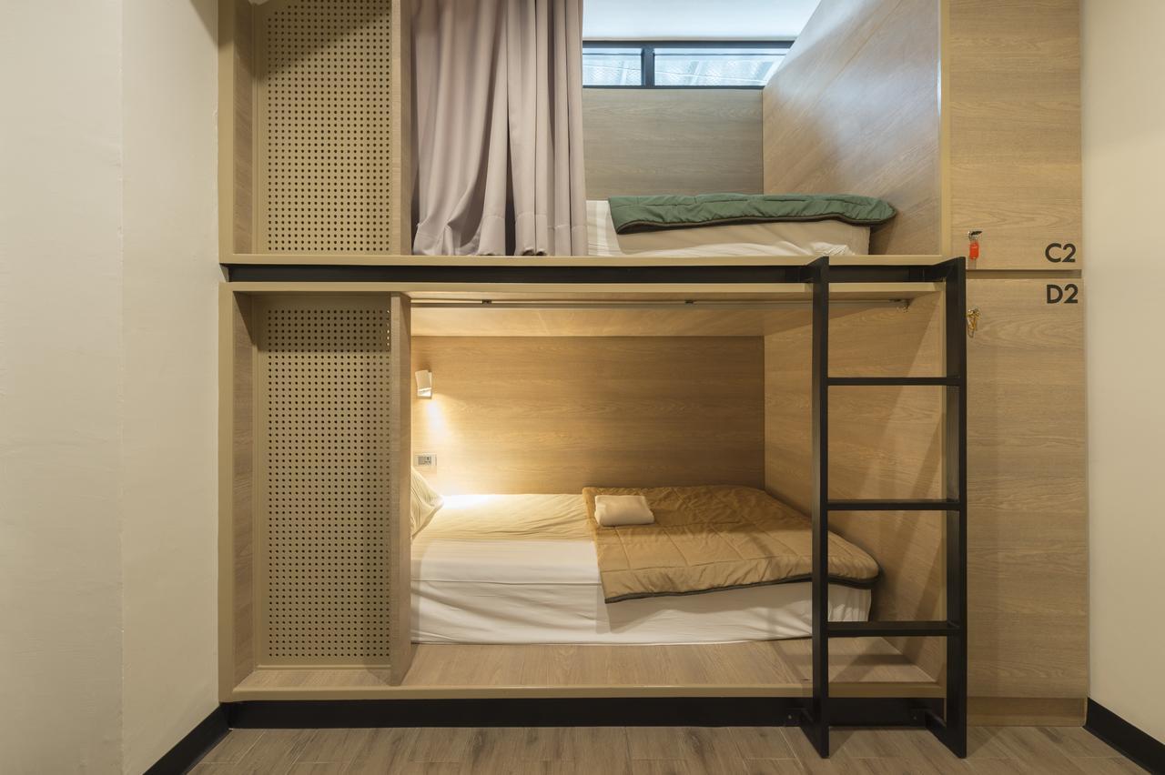 Albergue T @ Victory Monument *