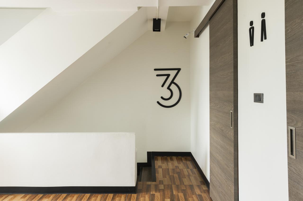 Albergue T @ Victory Monument *