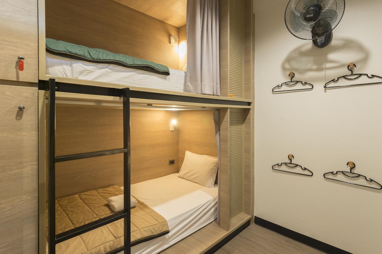 Albergue T @ Victory Monument *