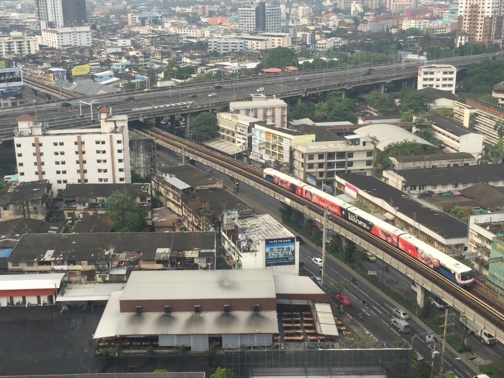 Diamond Sukhumvit Phra Khanong Apartment *