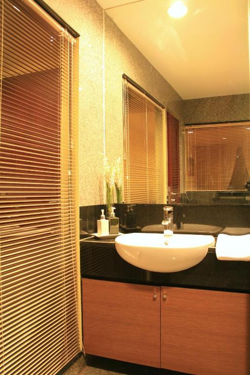 Aparthotel Seven Place Executive Residences 3*