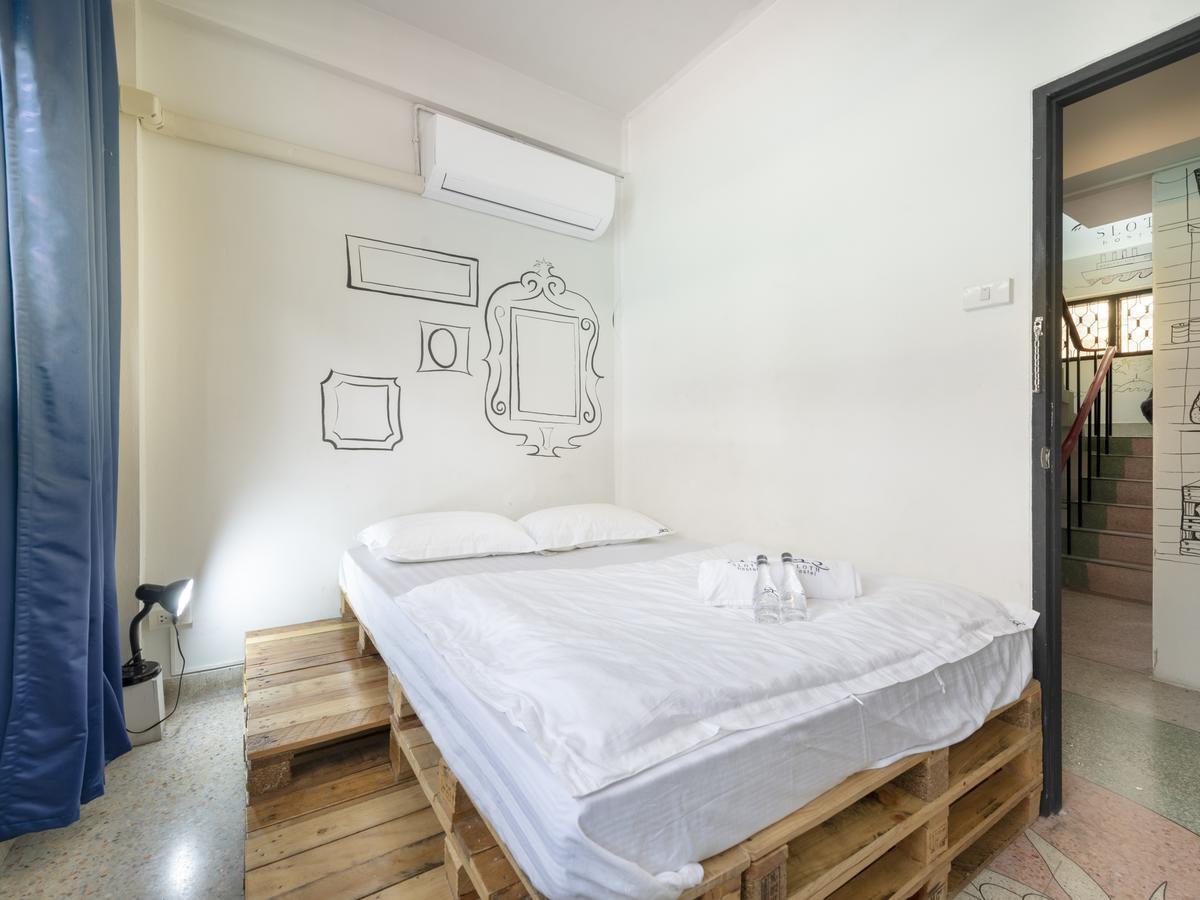 Sloth Khaosan Hostel *