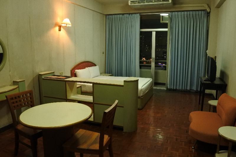 Hotel Suriwongse Tower