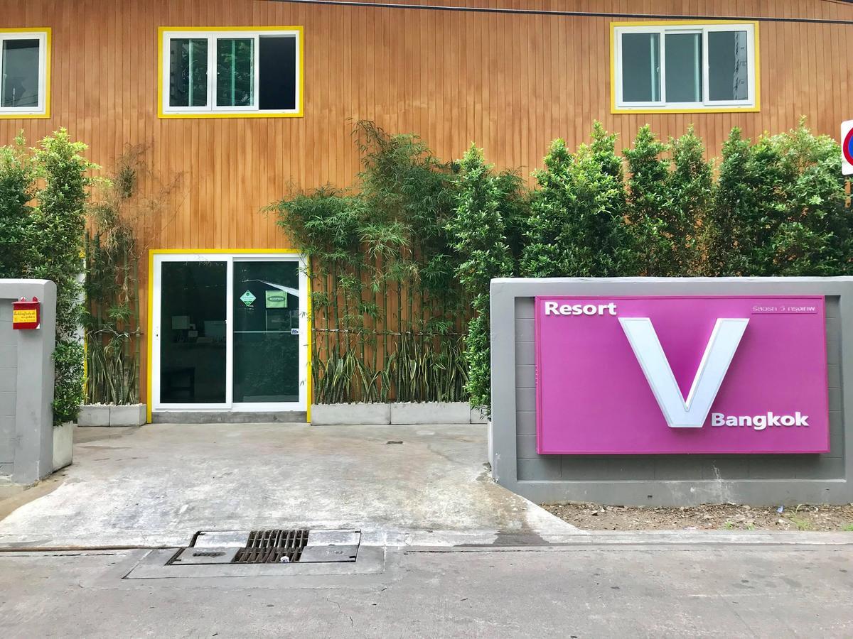 V - Mrt Huai Khwang Hotel 3*