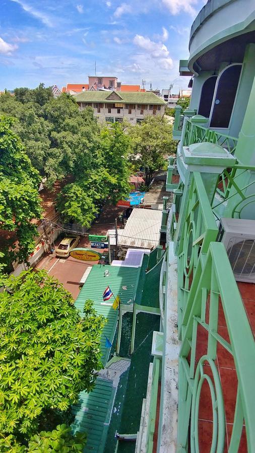 Four Sons Village Hotel