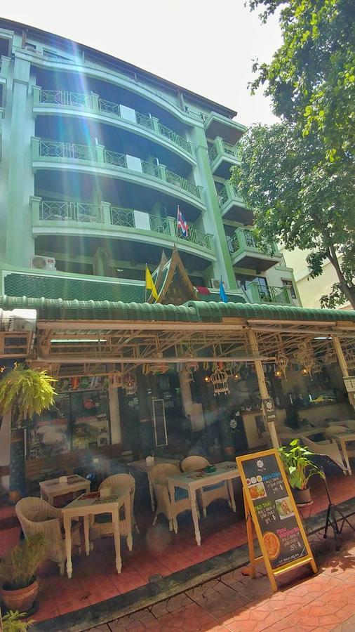 Four Sons Village Hotel 2*