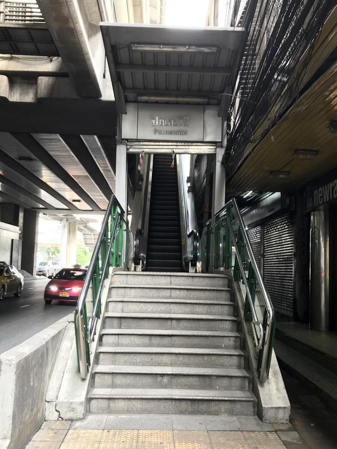 Apartment Hue Sukhumvit Phra Khanong Bangkok