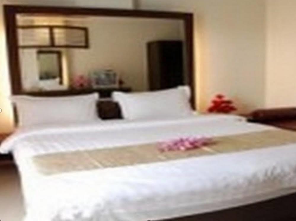 Kaset Nawamin Hotel Bangkok