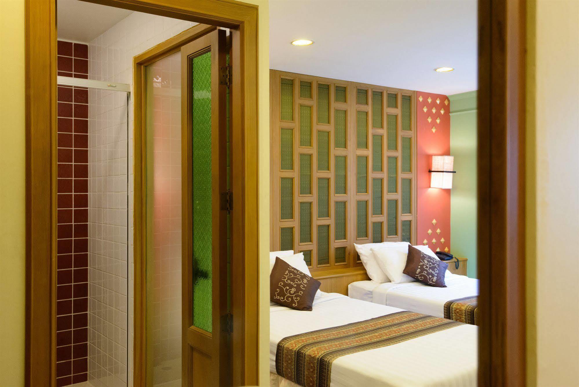 Golden House 3*