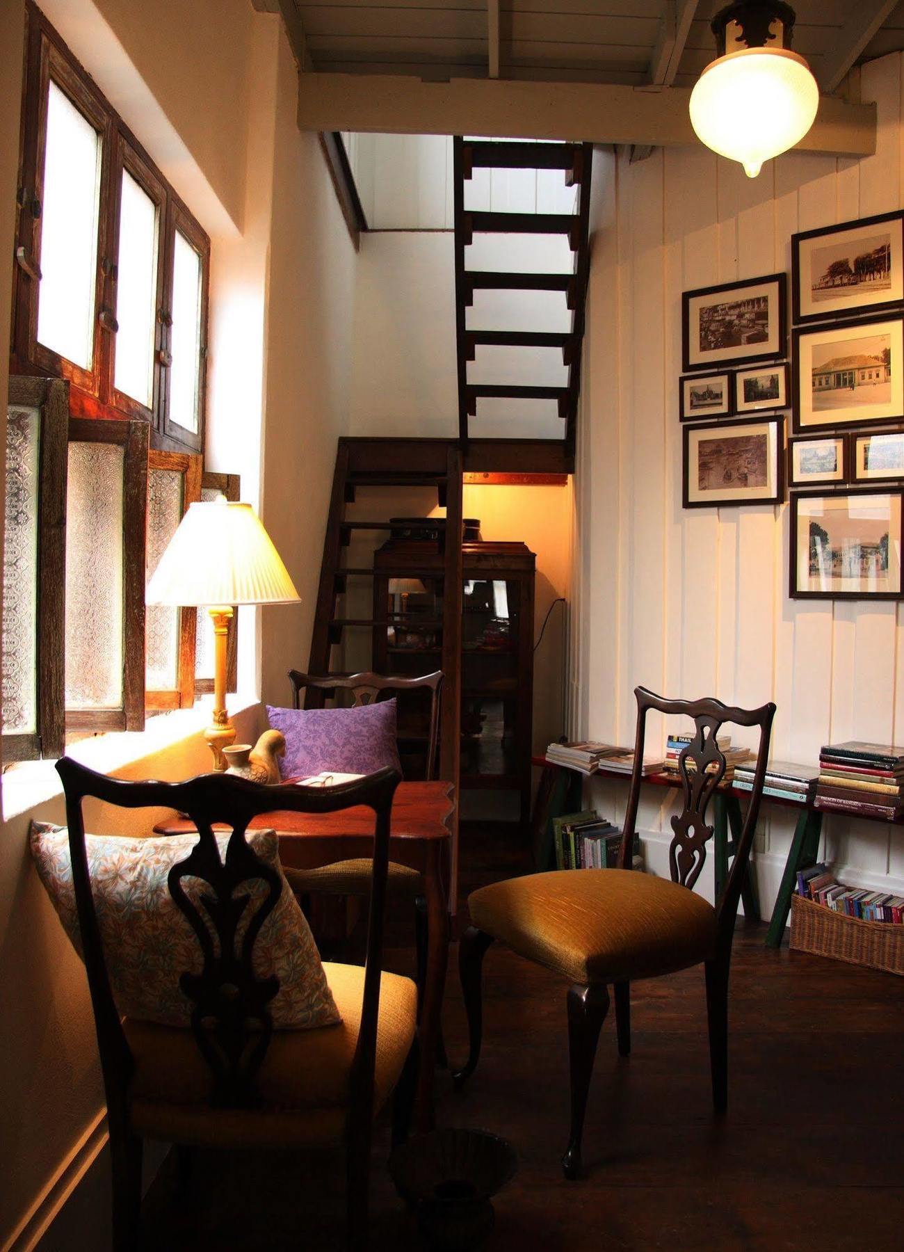 Acomodação com café da manhã  The Bhuthorn 2*