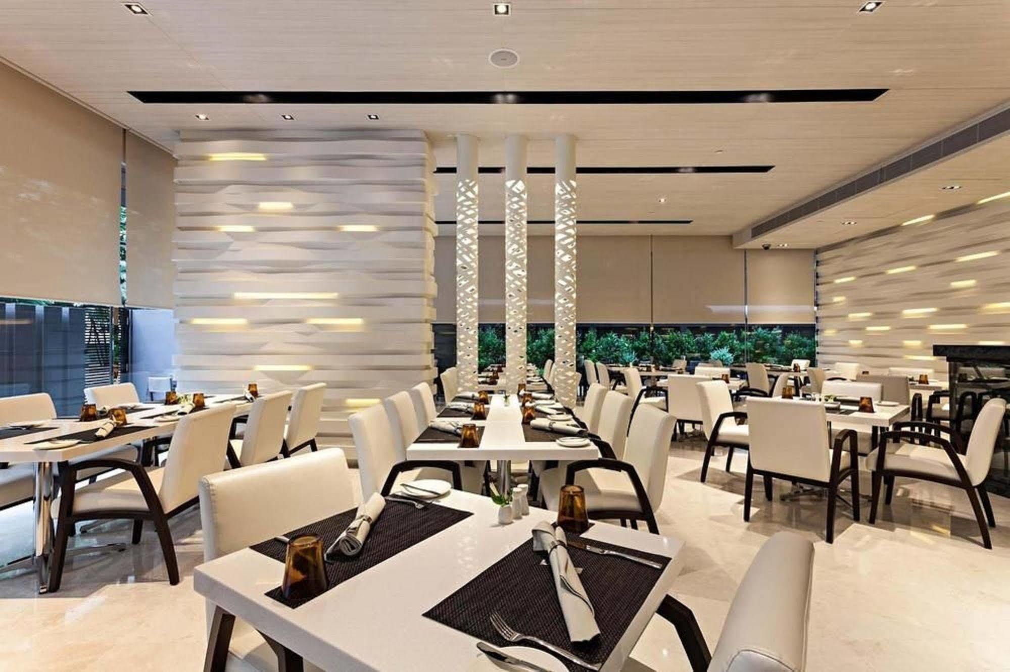 Hyatt Place Sukhumvit 1 4*