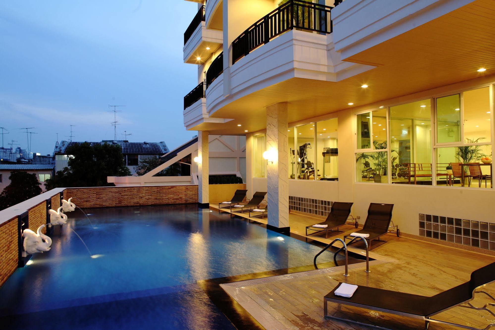 Patio 4*