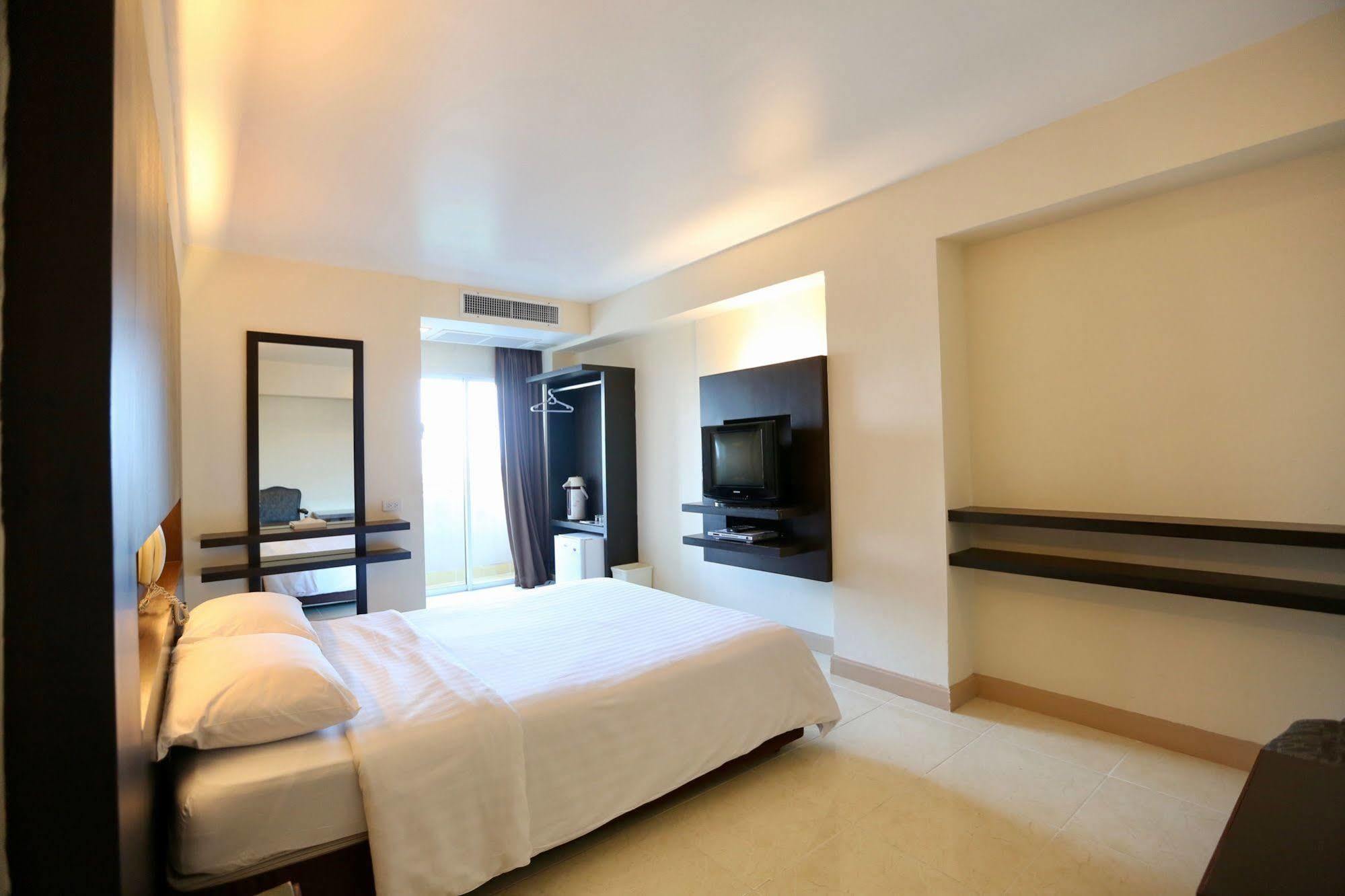 Synsiri 3 Ladprao 83 Apartment *