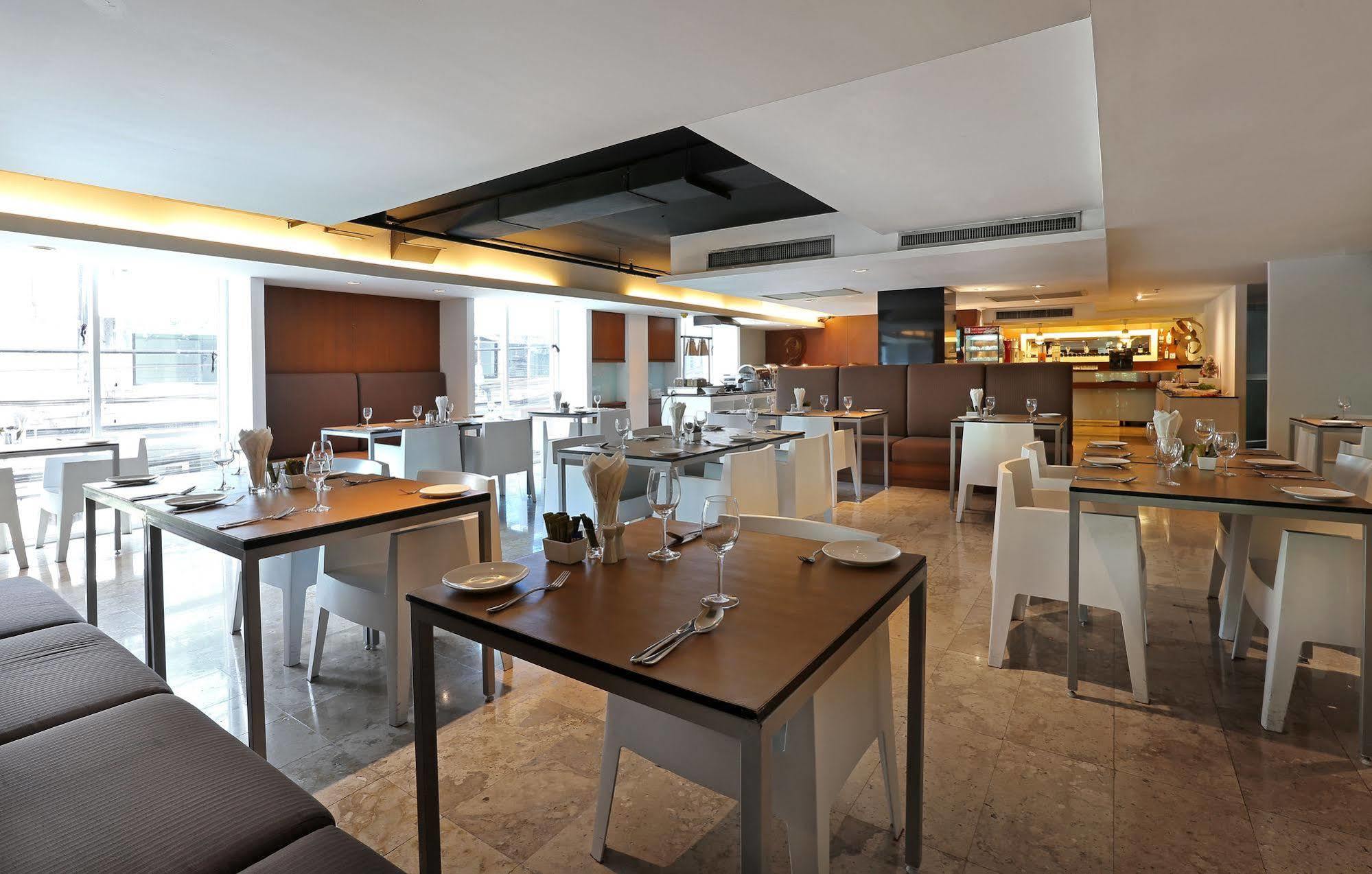 Hotel S15 Sukhumvit 4*