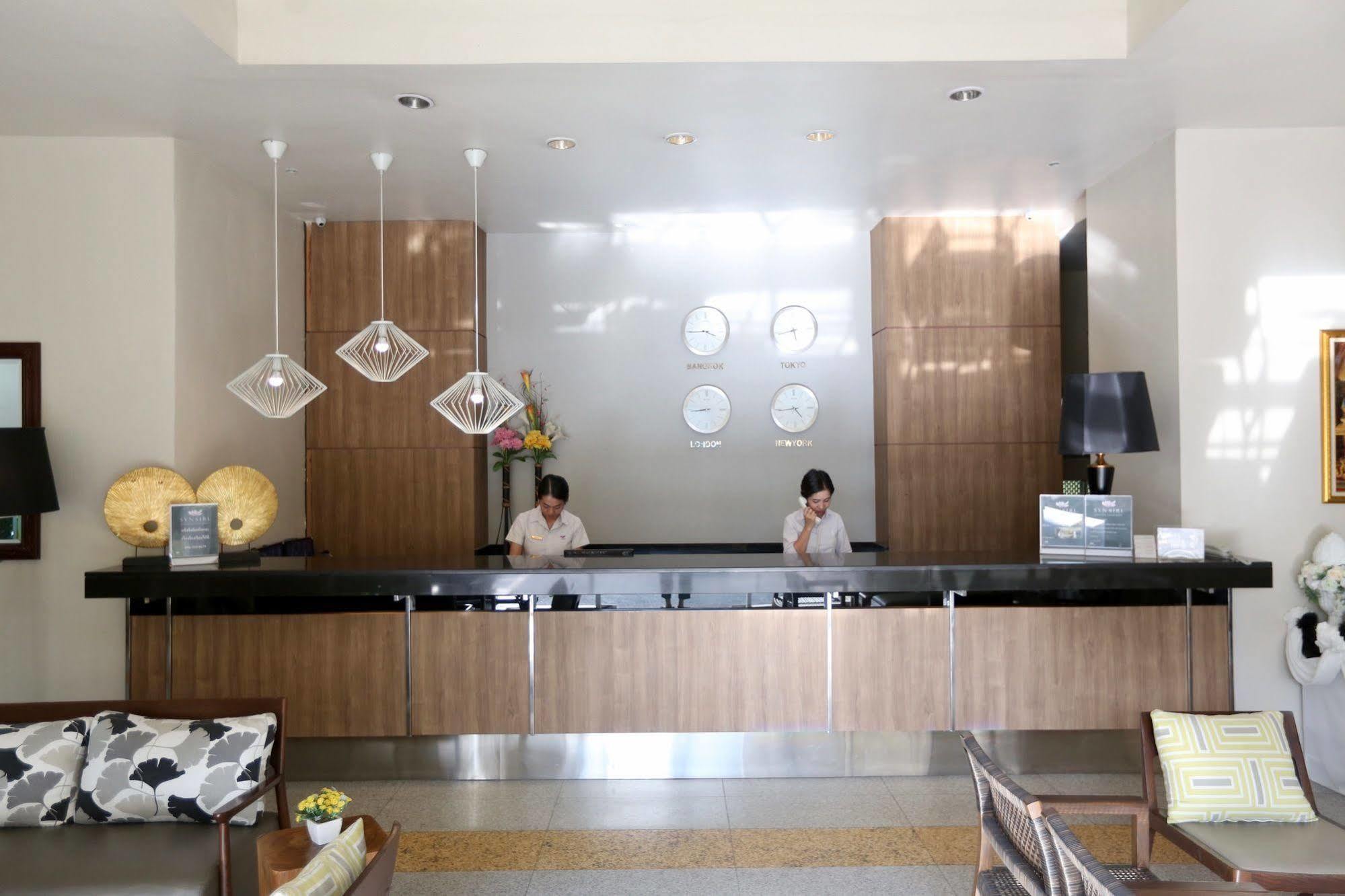 Hotel Synsiri 3*