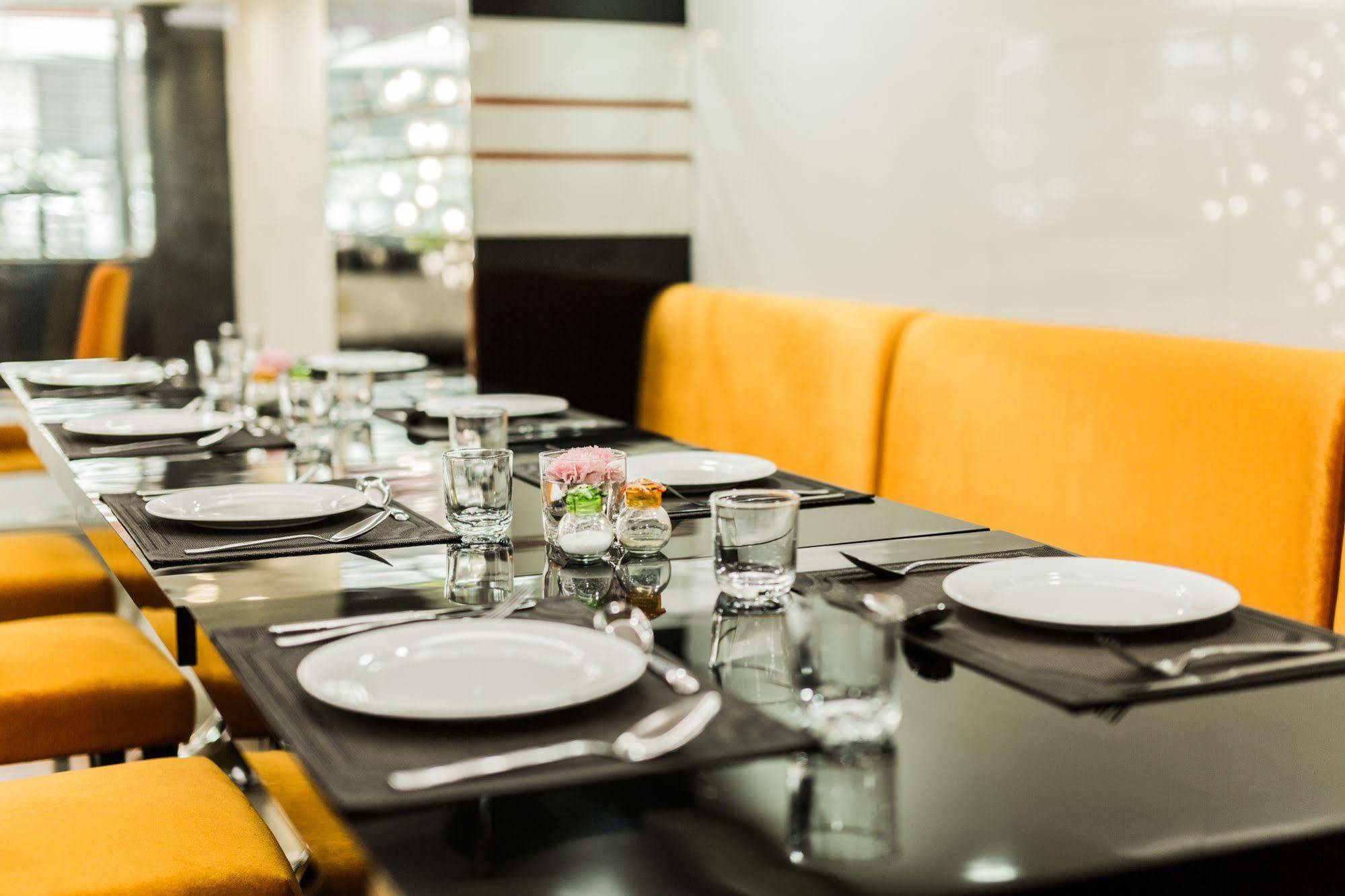 Le Touche Hotel Bangkok