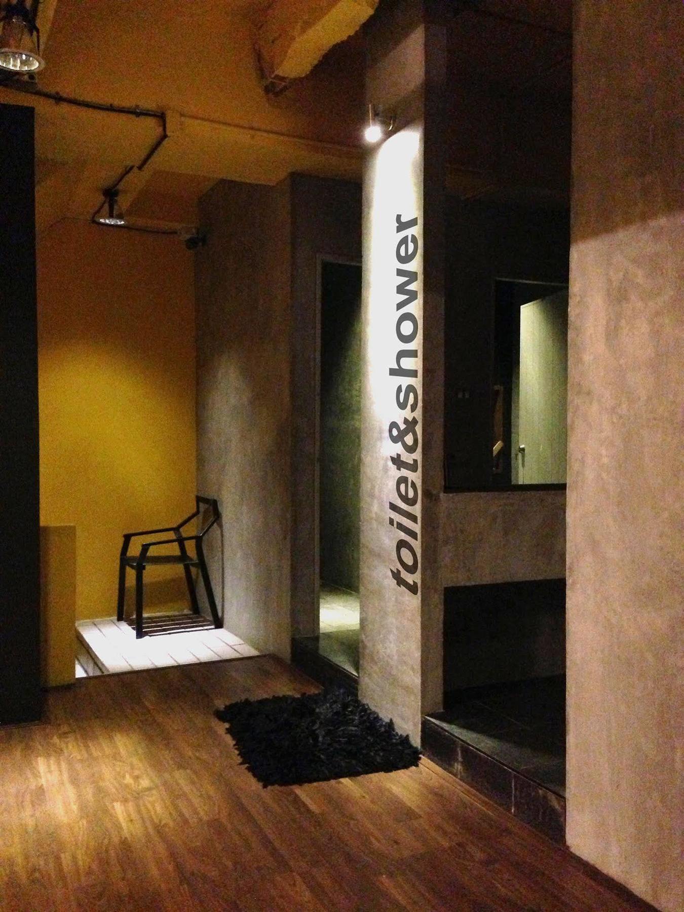 Albergue T @ Victory Monument *