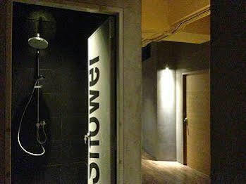 T @ Victory Monument Albergue *