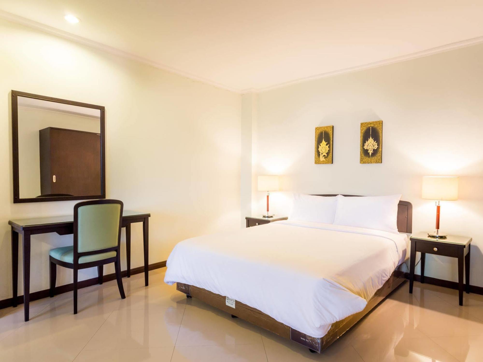 Capital Mansion - Sha Certified 3* Bangkok