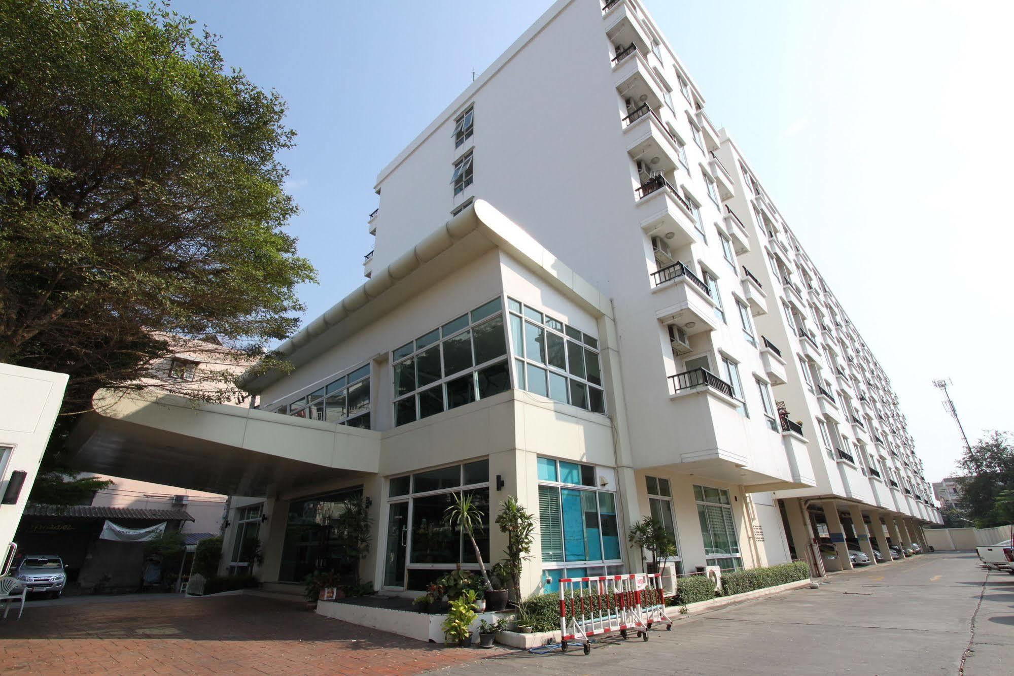 Aparthotel The Royalbee Bangkok