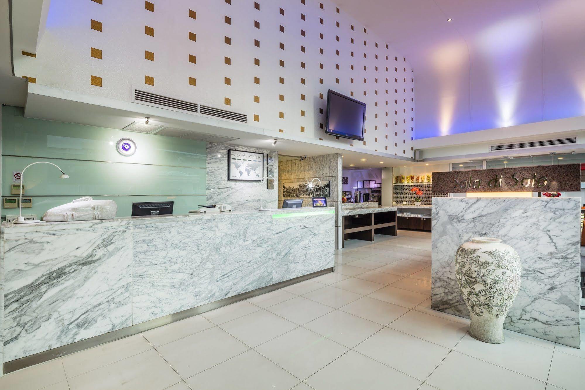 Solo, Sukhumvit 2, - Sha Extra Bangkok